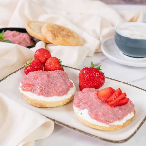 Broetchen mit Protein Erdbeer Marmelade