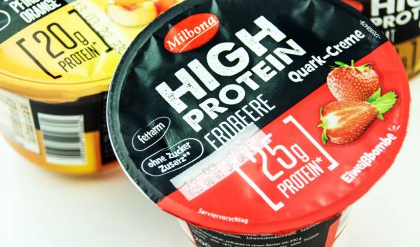 High Protein Pudding Erbeere und Pfirsich