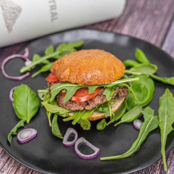 Proteinburger mit selbstgemachtem Burger Bun