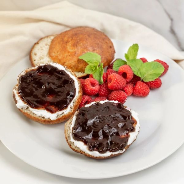 Proteinbroetchen mit Marmelade