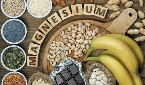 Magnesium mit Nahrung Lebensmittel Banane Hülsenfrüchte - Warum ist Magnesium so wichtig?