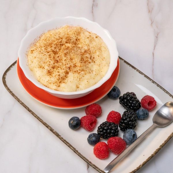 Protein Griesspuding mit Whey Zimt Minis in Milch